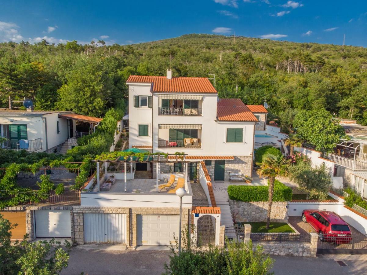 Villa Nika Selce Exteriör bild