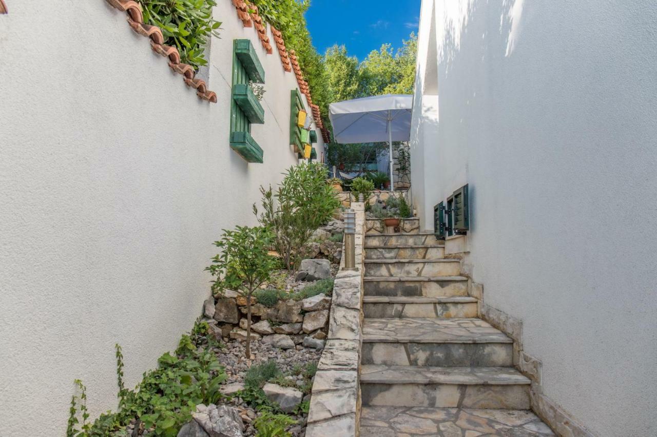 Villa Nika Selce Exteriör bild